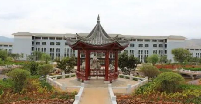 曲靖市会泽县职业技术学校在曲靖算得上热门院校吗?