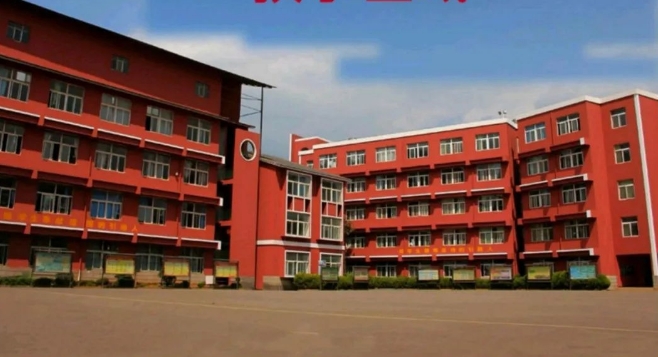 云南新兴职业学院学校地址|在哪里|占地面积