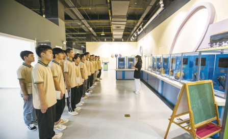 曲靖工商学校特色中专专业
