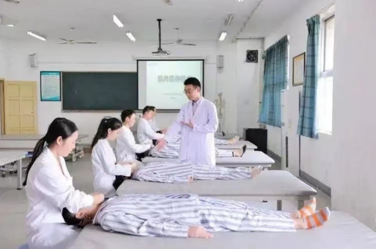 2024年昆明市卫生学校报名条件|历年分数线|报名入口