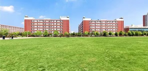 2024年曲靖财经学校学费贵不贵？
