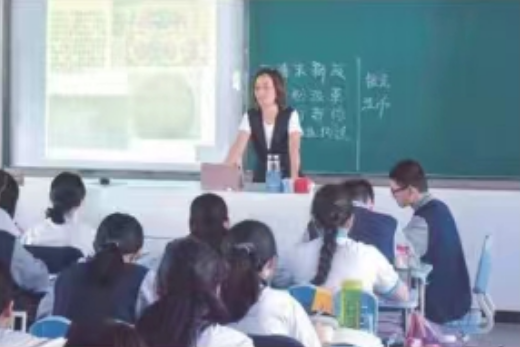 昆明市读中专有高考班吗？