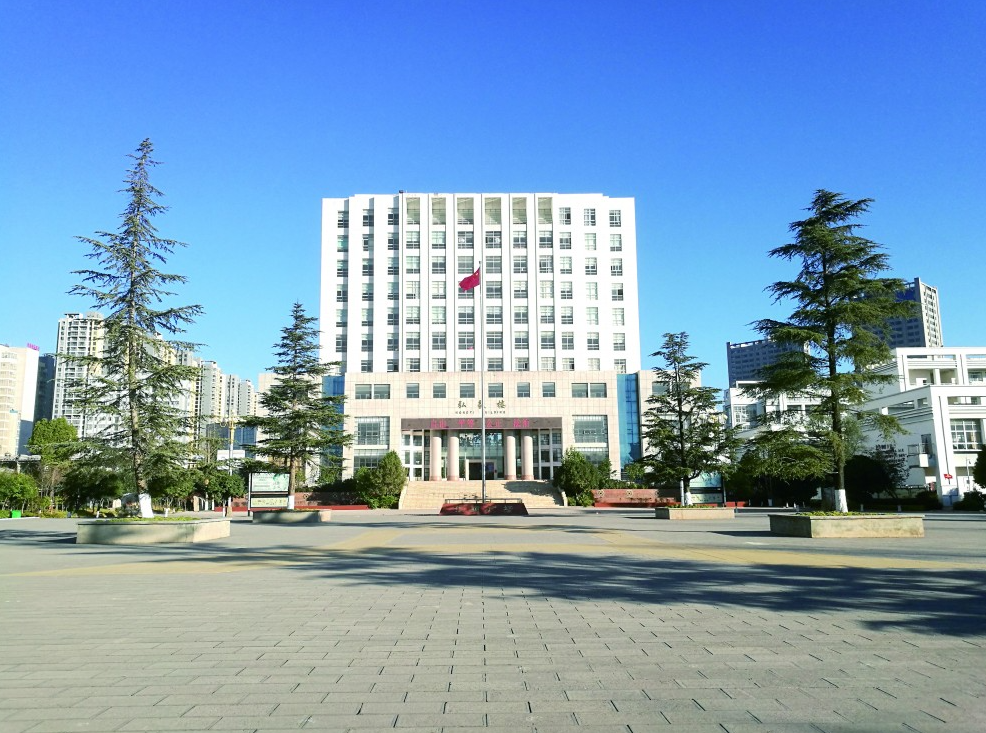 曲靖财经学校2025年报考须知