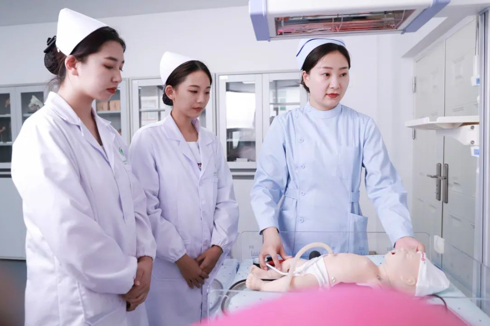 云南医药健康职业学院五年制大专专业全解析｜初中起点，12 个医学赛道直通健康未来