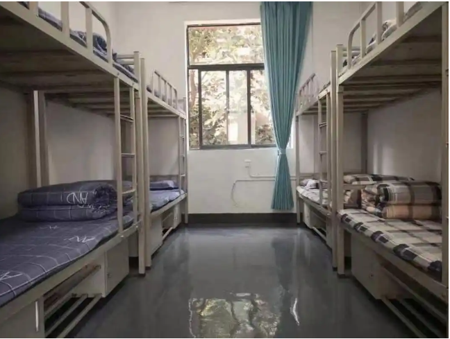 云南技师学院住宿条件揭秘：现代化公寓 + 智慧化管理，开启舒适校园生活！