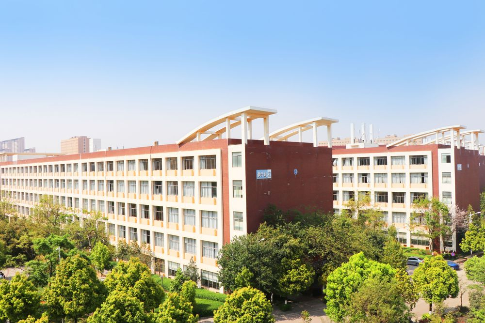 昆明市卫生学校录取分数线与历年分数线解读