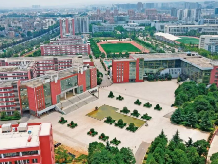 严管厚爱筑校风，精细管理育匠心&mdash;&mdash;曲靖技师学院学校管理全面解读