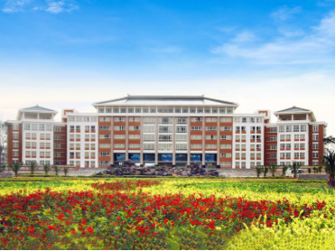 云南工业技师学院管理模式介绍：严管厚爱筑匠心，规范管理育英才