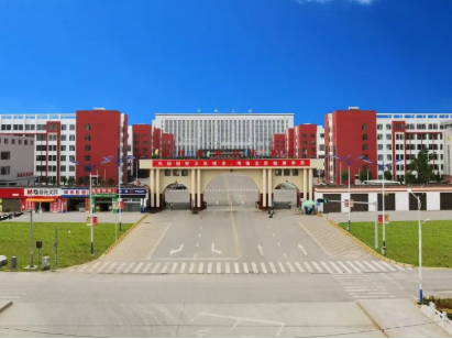 曲靖麒麟职教集团学校地址及环境全览：打造优质职教育人环境