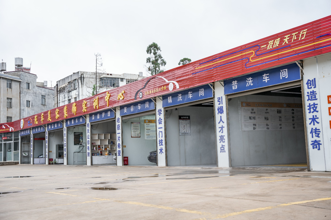 云南新西南技工学校2026学校管理|管理模式详解