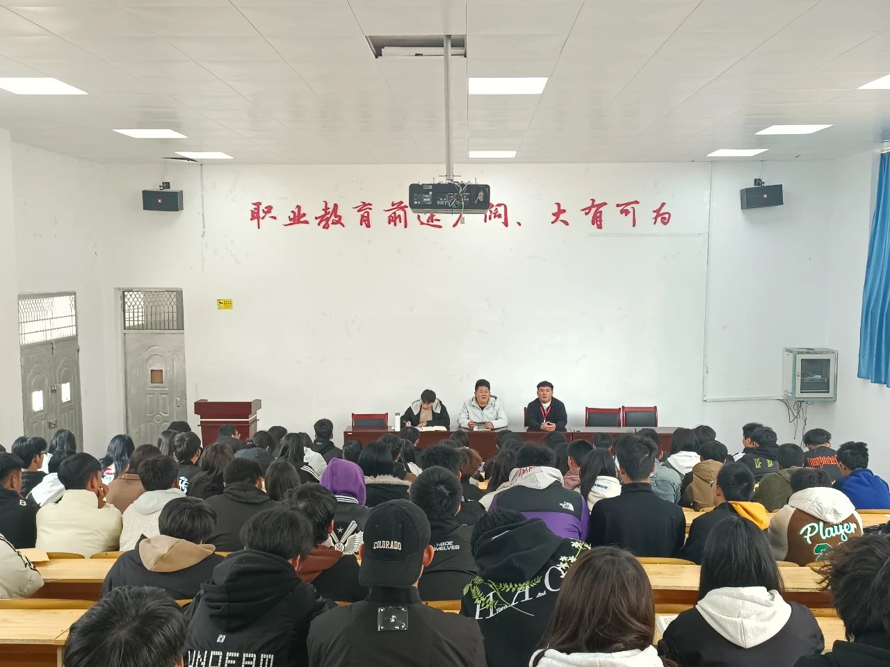 圆梦理想学府：昆明滇越技工学校2026升学率解析
