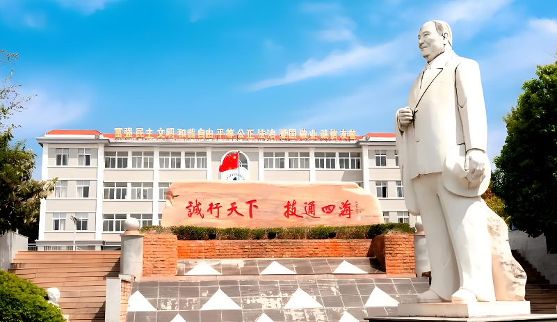 昆明市官渡职业高级中学校园秩序怎么样？校园环境与管理实况解析