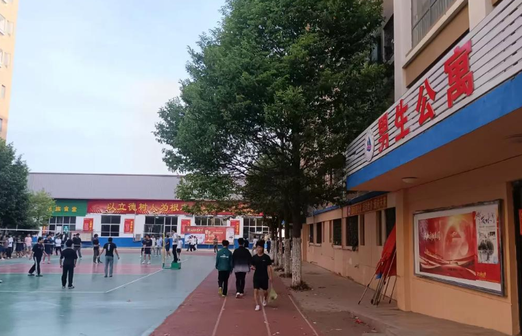烟火与书香共生｜昆明华航技工学校全域校园环境实景测评