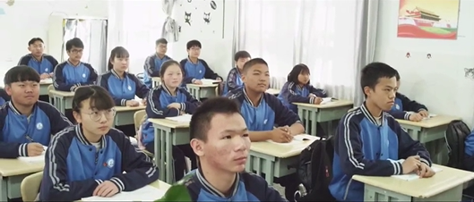 1778656373967765.png 学生2.png